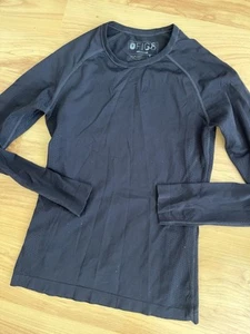 FIGS Women's Seamless Long Sleeve Black Tee Shirt Size S Small Top Fitted - Picture 1 of 9