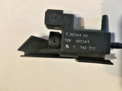 Sensor de vapor eléctrico BMW 328is 96 válvula Pierburg OEM 72234100 95T241 2.8 Foto 1 de 2