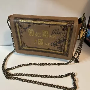 Once Upon A Time Purse Hot Topic Signed By Emilie De Ravin & Rose Reynolds - Picture 1 of 12
