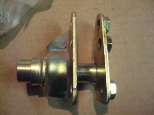 Genuine Yamaha RH Rear Suspension Bracket 7 For 1982 ET340TF/1982 ET340TG Sleds - Bild 1 von 3