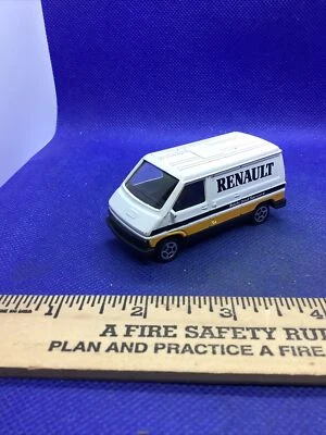 Corgi 1:64 Renault Trafic Van White + Yellow Loose Renault Parts and Service - Image 1 of 4