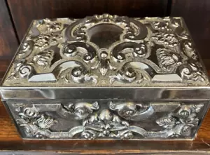 VINTAGE SILVERPLATE LIDDED BOX INTRICATE DESIGN RED VELVET LINING 6" X 4" X 3" - Picture 1 of 13