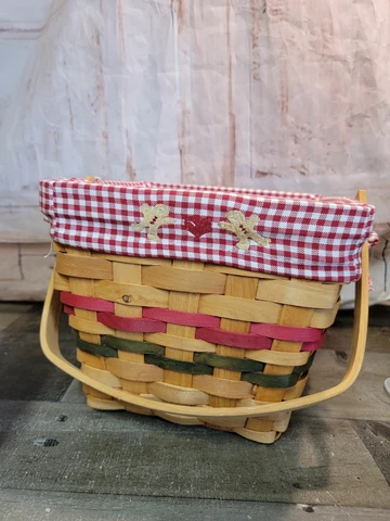 Picnic basket plaid gingerbread men heart Xmas decor Cover