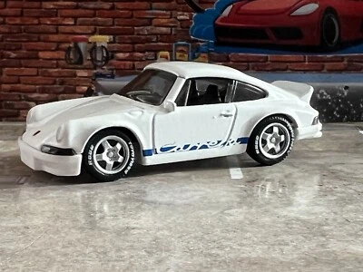 Cardado 2023 Hot Wheels rebajado Porsche 911 Carrera RS 2.7 RUEDAS INTERCAMBIO PILOTOS REALES Foto 1 de 4