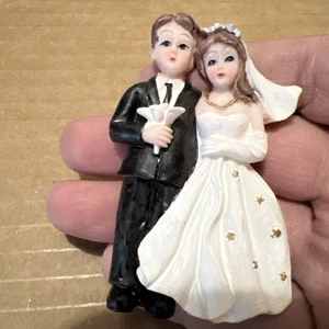 Braut & Bräutigam umarmender Kühlschrankmagnet - Bild 1 von 2