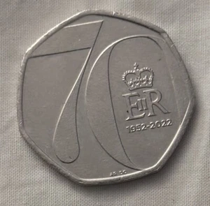 2022 QUEENS PLATINUM JUBILEE 50P Coin UNCIRCULATED Queen Elizabeth II - Picture 1 of 2