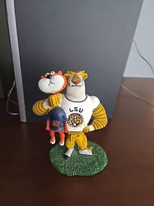 LSU Tigers Choke Auburn Tigers LSU vs Auburn Rivalry-Figurine 8.5" - Picture 1 of 4
