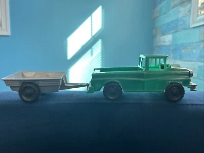 Camión de plástico verde Eldon Foto 1 de 4