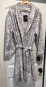 Ellen Tracy Plush Robe Womens Size L/XL White Gray Animal Print Soft Fleece NWT - Picture 1 of 21