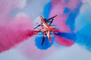 RAF RED ARROWS PHOTO PRINT ALL SIZES FRAMING 2024 ROYAL AIR FORCE AVIATION h - Picture 1 of 10