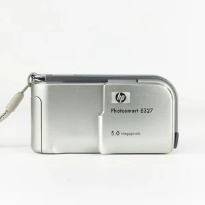 HP Photosmart E327 5.0MP Silver Digital Camera - Retro - Tested - Picture 1 of 7