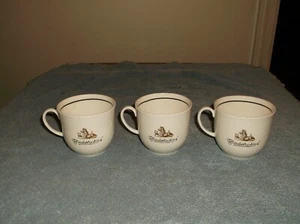 DEPT 56 DEPARTMENT CHARLES DICKENS HERITAGE 12 OZ CAPACITY CUP GOLD LION - Picture 1 of 5