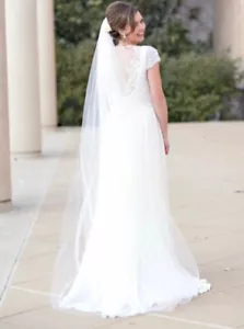 BRIDAL WEDDING VEIL 1 Tier IVORY FLOOR CUT EDGE & SWAROVSKI CRYSTALS UK - Picture 1 of 4