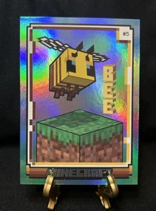 Panini Minecraft BEE Blue Foil #5 08/10 2024 raro - Imagen 1 de 4