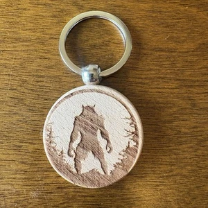 Ferocious Werewolf Monster Halloween Engraved Wood Round Keychain Wolfman - Picture 1 of 4