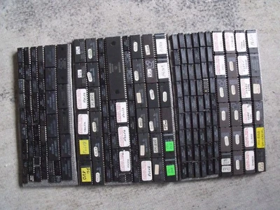 *ELEKTRONIK TEILE*EPROMs KONVOLUT*ICs PLASTIK GEHÄUSE*GEBRAUCHT*MEHRERE TYPEN* - Bild 1 von 4