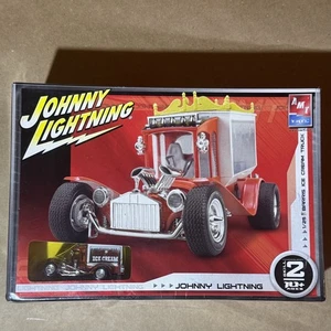 AMT ERTL Johnny Lightning Barris Camión de Helados Modelo 1/25 Kit Rojo/Blanco Diecast - Imagen 1 de 7