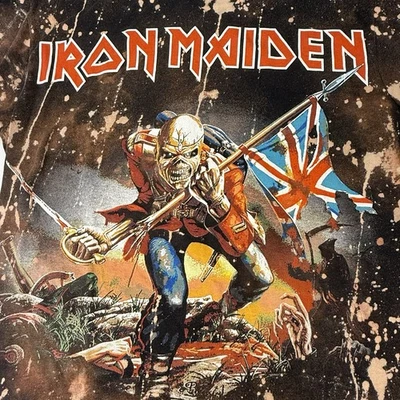 T 恤 Iron Maiden Y2K 漂白卡通图形细节五颜六色的 Eddie Trooper — 第 1/4 张图片