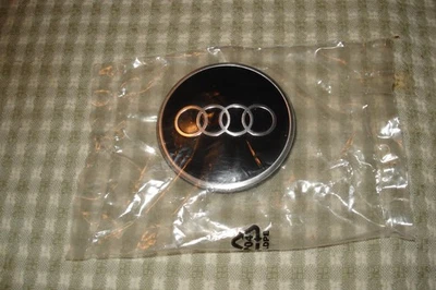 Tapa central de rueda negra brillante original Audi 2021-2025, nueva, A3 Q7 Q5 A5 A6 TT Q8 Foto 1 de 3