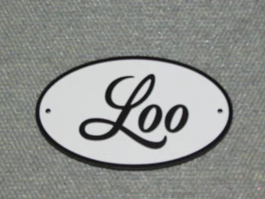 Targa insegna bagno in legno LOO bagno lettere nere The LOO - Foto 1 di 3