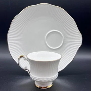 Elizabethan Charmaine White Tea Cup & Snack Under Plate Set Gold Trim England - Picture 1 of 8