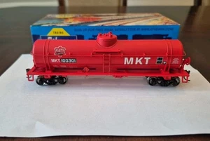ATHEARN DOT-103 TANKCAR ~ MISSOURI KANSAS & TEXAS ~ KATY Rd# 100301 - HO - Picture 1 of 4