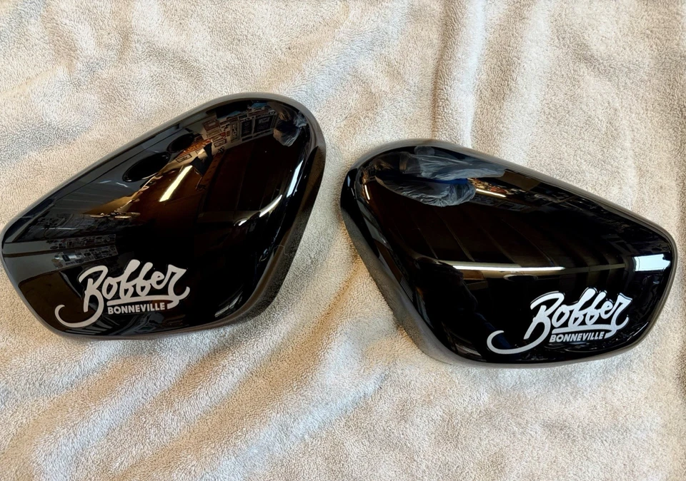 Paneles laterales/cubiertas de caja de aire Triumph Bobber excelente estado Foto 1 de 4