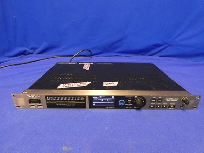 Tascam DA-3000 Stereo Master Recorder/ ADDA Converter (slightly bent rack ears) - Image 1 of 4