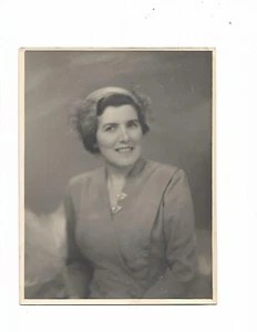 Marcus Adam Foto - Desiree Roberts Frau von Generalmajor G.P.B. Roberts - Bild 1 von 2