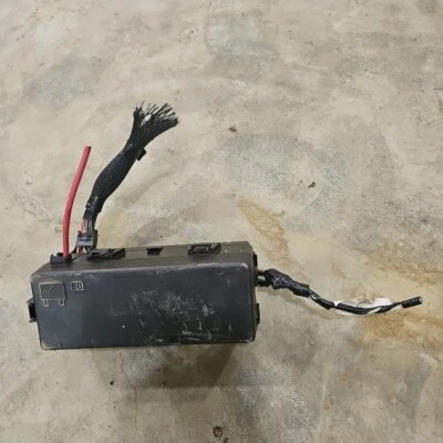 OEM DODGE ЗАРЯДНОЕ УСТРОЙСТВО CHRYSLER 300 2005-2010 ЗАДНИЙ БАГАЖНИК ПИТАНИЯ ПРЕДОХРАНИТЕЛЬ КОРОБКА РЕЛЕ ПАНЕЛИ - Изображение 1 из 4