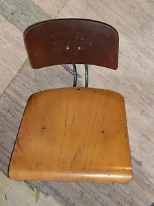 Sitz mit Rückenlehne - Stil Vintage - Werkstattstuhl, Schreibmaschinen-Drehstuhl - Bild 1 von 6