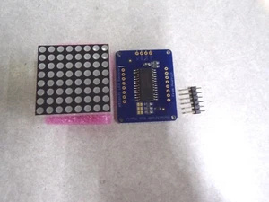 Pequeña matriz LED 1.2" 8x8 con mochila 12C - azul (HH) - Imagen 1 de 4