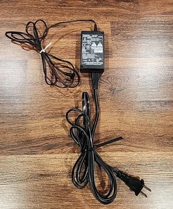 Genuine Canon CA-570 S Compact Power Adapter | Output: 8.4VDC ~ 1.5A - Picture 1 of 2