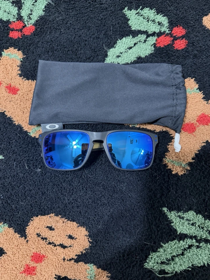 Gafas de sol Oakley Holbrook Mix Prizm zafiro lentes polarizadas para hombre - acero  Foto 1 de 4