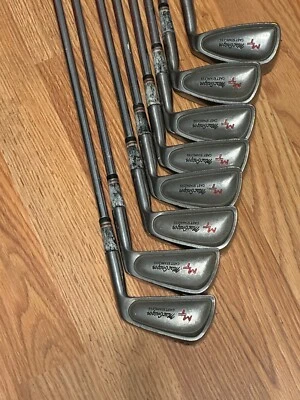 DE COLECCIÓN PALOS DE GOLF MacGregor MT "Bubble Back" Juego de hierro 3-10 diestro acero damas suave Foto 1 de 4