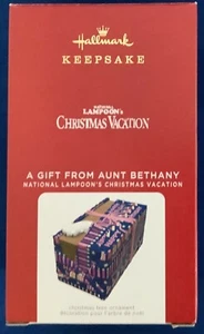 Hallmark 2021 Christmas Vacation Gift From Aunt Bethany Magic Sound/ACTION - Picture 1 of 2