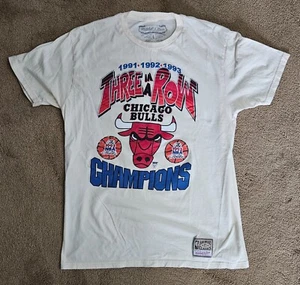 Mitchell & Ness Hardwood Classics Chicago Bulls 3-peat 91-93 Large - Bild 1 von 2