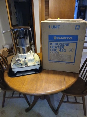 Aquecedor de querosene portátil antigo SANYO OHC 420 14.600 BTU calor radiante  - Imagem 1 de 4
