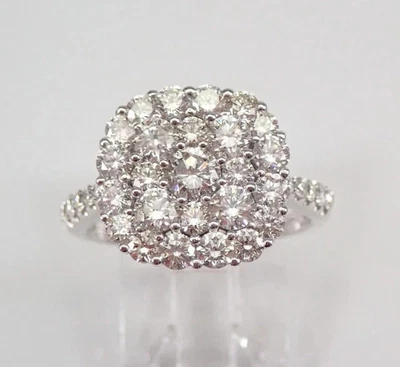 Anillo de compromiso redondo de plata de ley 925 con racimo de diamantes creado en laboratorio de 2 quilates para mujer Foto 1 de 4