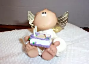FIGURINA GUANCE ANGELO: NANA CON FIORI E HAPPY BDAY KIRKS KRITTERS 2001 DI RUSS - Foto 1 di 8