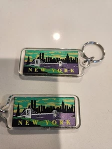 New York Skyline with Towers Vintage Key Chain - Picture 1 of 2