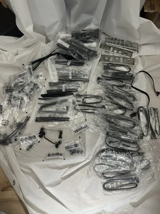 Gran lote de piezas MSI. Antenas, taquillas, tornillos, accionamiento de pulgar M2 totalmente nuevas - Imagen 1 de 24