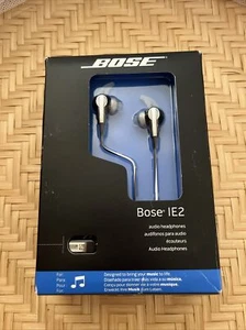 Bose IE2 Cuffie auricolari cablate StayHear custodia da trasporto bianco/nero nuova sigillata - Foto 1 di 6