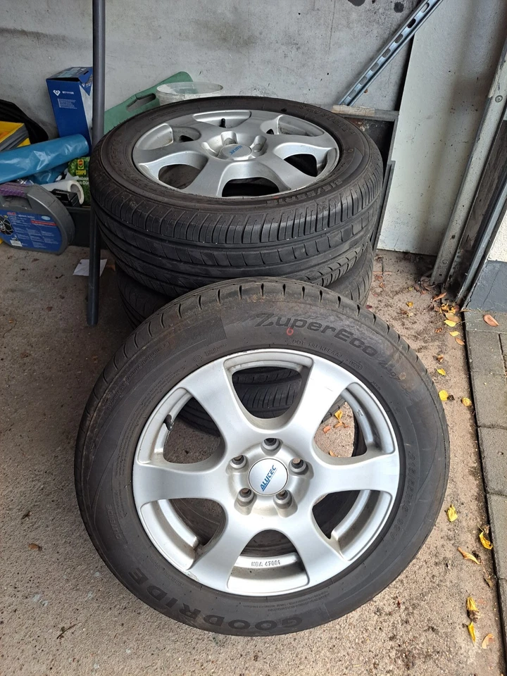 Komplett Sommerreifen 215 55 R16 - Bild 1 von 4