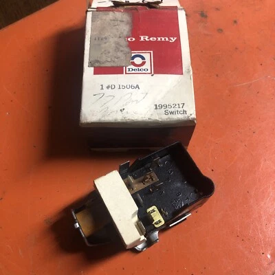 Interruptor de faros Buick GS 1968-71 en caja nos Gm Foto 1 de 4