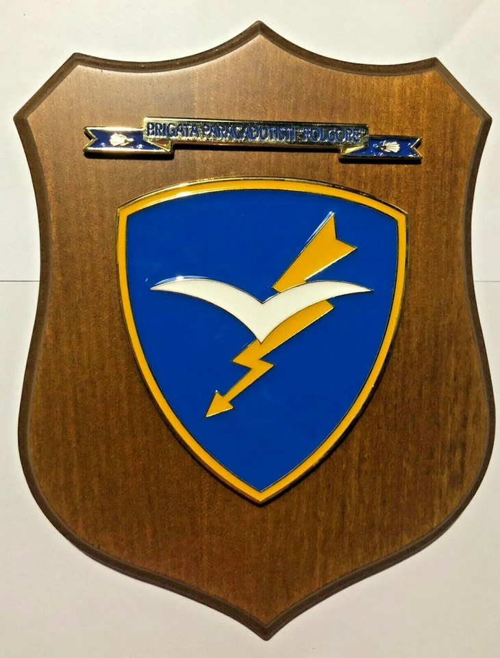 CREST BRIGATA PARACADUTISTI FOLGORE - Immagine 1 di 1