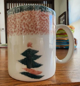 Christmas Tree Star Mugs (pair) 12 oz Gibson Stoneware White Green Red Sponged ! - Picture 1 of 14