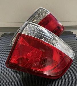 2011-2013 Dodge Durango Pair Tail Light LH RH Outer Body Mounted USED - Foto 1 di 7
