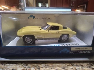 Motorbox 1967 Chevrolet Corvette Stingray Maßstab 1:18 Replika Modell gelb - Bild 1 von 11