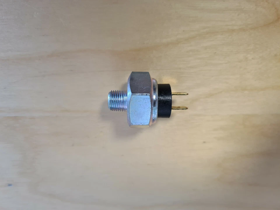 Bremslichtschalter Barkas B1000 Wartburg 353 Multicar M24 M25 - Bild 1 von 1